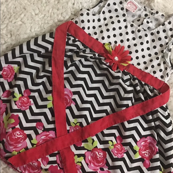 Beautiful Floral and pattern dress - Picture 1 of 1